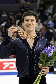 Patrick Chan nach dem Gewinn der Silbermedaille bei der Weltmeisterschaft 2009