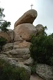 Granit-Wackelstein „Pedralta“ in Sant Feliu de Guíxols, Katalonien