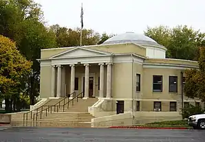 Pershing County Courthouse, gelistet im NRHP Nr. 86001077