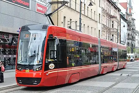 Straßenbahn-Gelenktriebwagen Pesa Twist