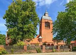 Frontansicht der Petrus-Kirche Kiel-Wik