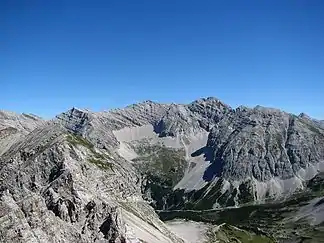 Das Sonntagkar in der Gleirsch-Halltal-Kette von der Mandlspitze (Nordkette)