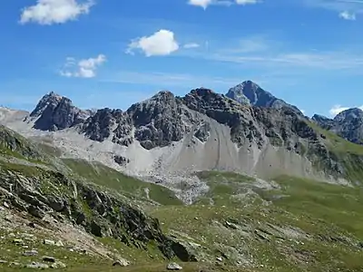 Blick nach Osten zu Piz Bardella und Piz Julier.