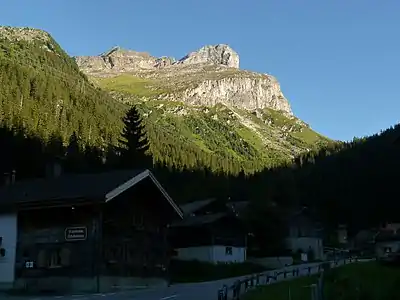 Piz Grisch (l.) und Piz la Mazza, aufgenommen von Ausserferrera