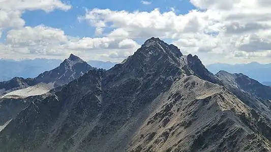 Vom Piz Plazèr ist der Piz Sesvenna über den Westgrat zu erreichen.