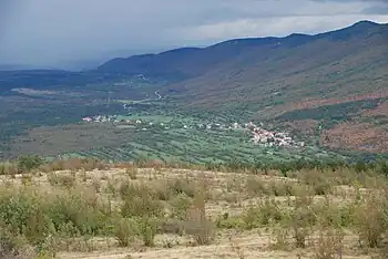 Podgorski kras, Blick vom Kojnik nordwärts, rechts die Nordwest-Abdachungen des Slavnik-Massivs