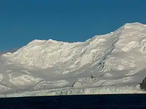 Blick von der Bransfieldstraße auf den Prespa-Gletscher