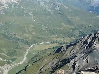 Blick nach Nordwesten auf Radons in der Val Nandro