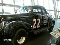 Fahrzeug von Byron in den Räumen der NASCAR Hall of Fame