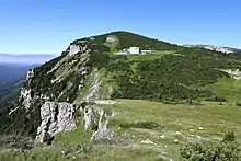 Otto-Schutzhaus mit dem 1737 m hohen Jakobskogel im Hintergrund