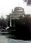 Nicht genutztes Mausoleum des Hermann Killisch-Horn auf dem Areal des Rittergutes Reuthen in der Provinz Brandenburg, Preußen, um 1900