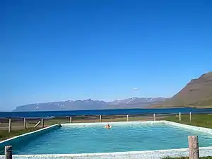 Die Reykjarfjarðarsundlaug