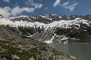 Das Rifugio Garibaldi am Stausee Venerocolo