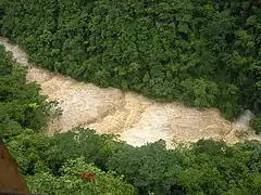 Semuc Champey aus Vogelperspektive, während eines Hochwassers 2007