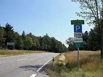 Passhöhe mit Hinweisschild