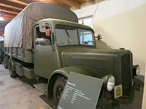 Berna 2 US Armeelastwagen im Museum im Zeughaus (Schaffhausen)