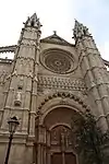 Kathedrale Palma die vorwiegend aus Kalkstein gebaut wurde