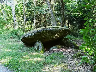 Dolmen Pierre-Levée bei Jalinie