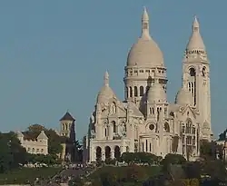 Église Saint-Pierre de Montmartre (links) et le Basilique du Sacré-Cœur de Montmartre