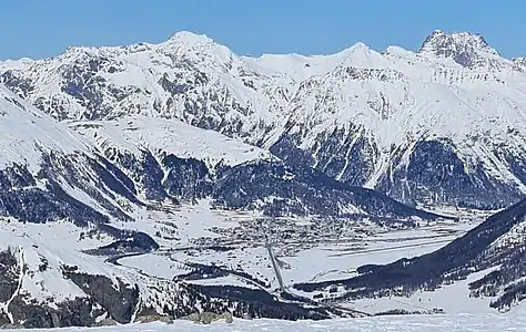 Blick nach Norden auf Samedan.