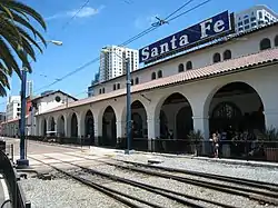 Bahnhof von der Gleisseite aus