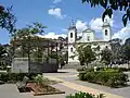 Praça Oswaldo Cruz mit der Kirche São Luís de Tolosa