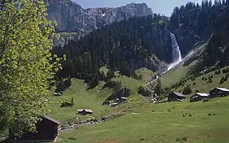 Alp Äsch mit Stäubifall