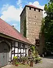 Bergfried im Innenhof der Hauptburg