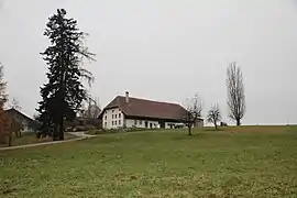 Bauernhaus des Schlosspächters mit doppeltem Stall und Wohnteil