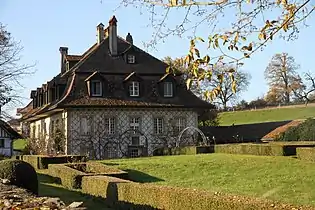 Schloss Uebewil: Gartenfassade