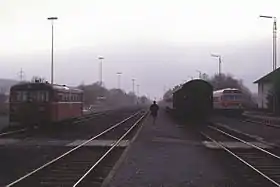 Bahnhof Schnabelwaid mit 614 von und 798 nach Bayreuth (24. Dezember 1987)