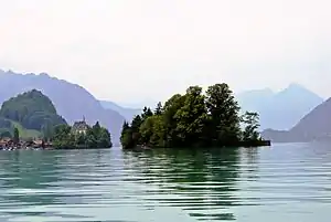 Blick auf die Schneckeninsel und Iseltwald links