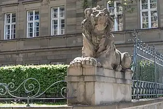 Löwenportal vor einstigem Kriegerdenkmal am Alten Friedhof(1895)