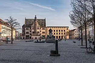 Südseite.Altes-, Neues Rathaus und Rückert-Denkmal.2017