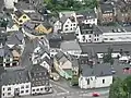 Blick auf die Dorfmitte von der anderen Moselseite