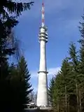 Der Sendeturm im Bau am 20. April 2008