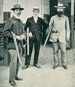 Clary (rechts) bei den Olympischen Spielen1900 mit Roger de Barbarin (links) und René Guyot (Mitte)