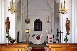 Innenansicht der katholischen Pfarrkirche Zur Kreuzerhöhung in Sieggraben