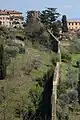 Ansicht von Westen mit den Stadtmauern, die zur Porta San Marco führen