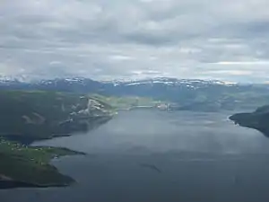 Skjerstadfjord aus der Luft über Fauske