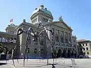 Die Skulptur Maman von Louise Bourgeois, 2011