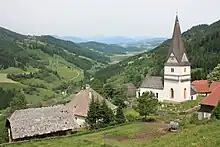 Blick über das Dorf ins Görtschitztal