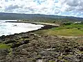 Mokuʻauias Küste, im Hintergrund die Insel Oʻahu