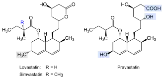 Strukturformeln von Lovastatin, Simvastatin und Pravastatin