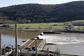 Die Mosel-Staustufe bei Zeltingen