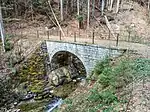 Die Steinbogenbrücke über den Sägibach