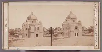 1860er Kartonscheibe für Stereoskop mit Fotos der Synagoge in Genf, in der Sammlung des Jüdischen Museums der Schweiz.