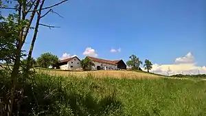 Der im Film als „Sternsteinhof“ gezeigte Bauernhof im Mai 2018