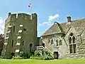 Südturm von Stokesay Castle (links), der vermutlich mit den …