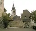 Burg mit Untertor und die kath. Kirche